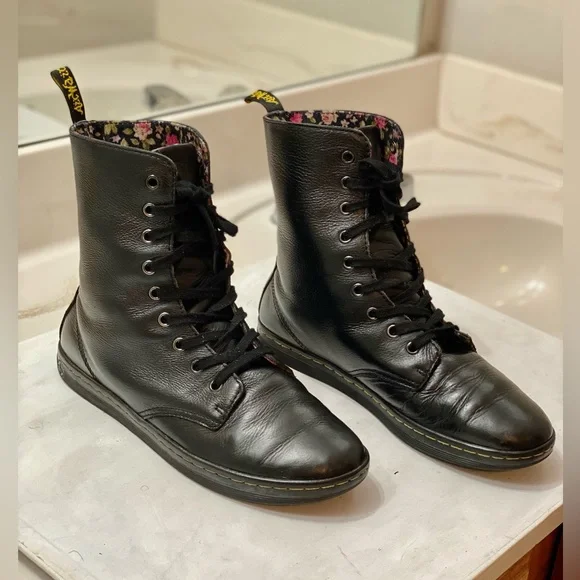 Dr. Martens | Shoes | Dr Martens Womens Stratford Size 9 In  display picture 1